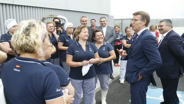El presidente de la Xunta visita Conservas La Brújula El presidente de la Xunta visita Conservas La Brújula