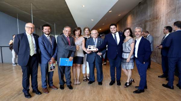 Nota De Prensa Y Fotografías. Barrios Por El Empleo Premio Nota De Prensa Y Fotografías. Barrios Por El Empleo Premio