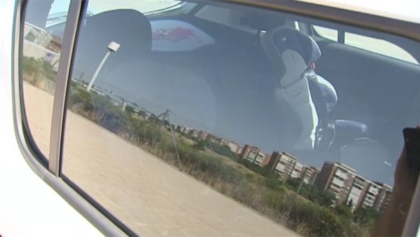 Coche con silla infantil Coche con silla infantil