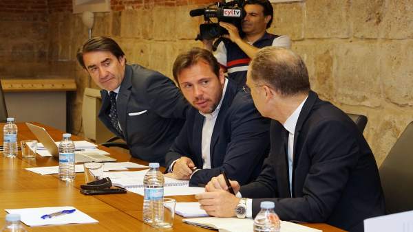 Quiñones, Puente y Bravo en la reunión Quiñones, Puente y Bravo en la reunión