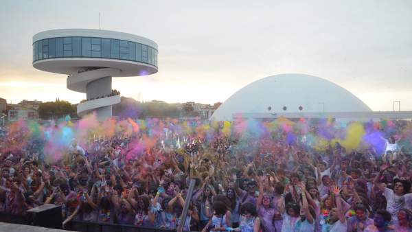 Holi Party en el Niemeyer Holi Party en el Niemeyer