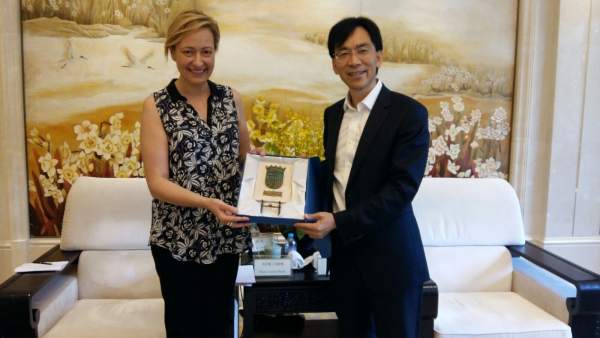 La consejera de Economía del Gobierno de Aragón, Marta Gastón, en Zhejiang. La consejera de Economía del Gobierno de Aragón, Marta Gastón, en Zhejiang.