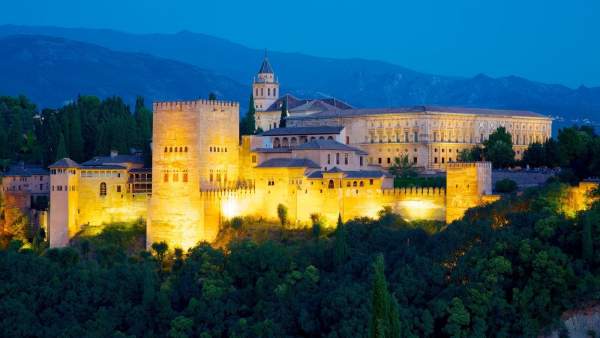 Alhambra de Granada de noche Alhambra de Granada de noche