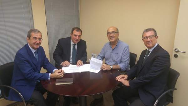 Acuerdo entre CajaSur y Proyecto Hombre Sevilla Acuerdo entre CajaSur y Proyecto Hombre Sevilla