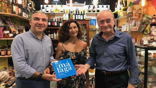 Entrega distintito Sabor a Málaga. Mercado de Huelin. De la Torre y Bendodo. Entrega distintito Sabor a Málaga. Mercado de Huelin. De la Torre y Bendodo.