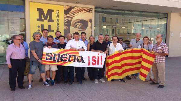 Los miembros de Sijena Sí, en el Museo de Lérida. Los miembros de Sijena Sí, en el Museo de Lérida.