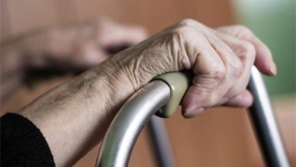 Mano de una anciana Mano de una anciana