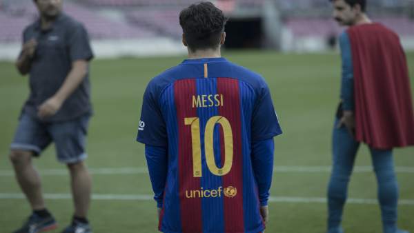 Superlópez: Dani Rovira se cuela en el Camp Nou Superlópez: Dani Rovira se cuela en el Camp Nou