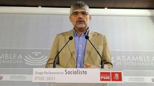 Valentín García, en rueda de prensa Valentín García, en rueda de prensa