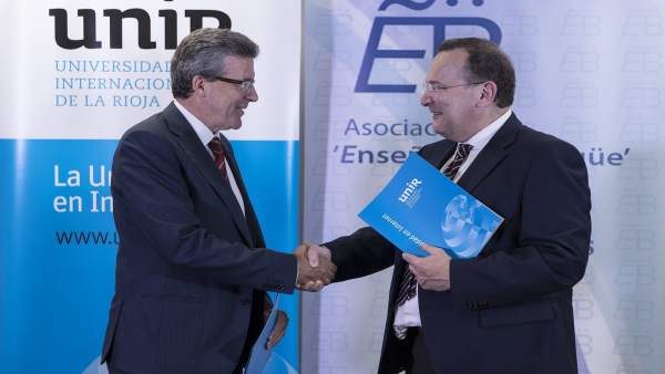 Vázquez y Gisbert, tras firmar el convenio Vázquez y Gisbert, tras firmar el convenio