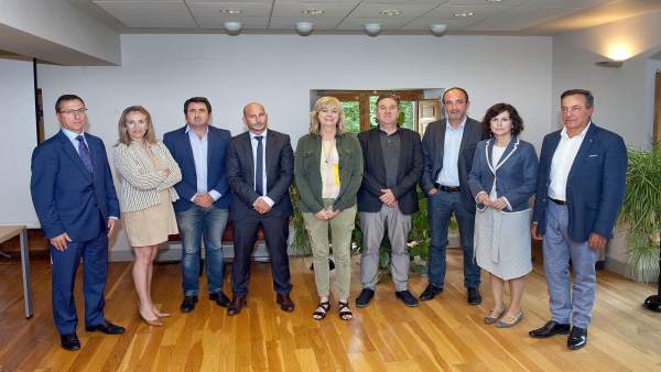 Ollo con el resto de delegados de Nueva Aquitania, Euskadi y Navarra. Ollo con el resto de delegados de Nueva Aquitania, Euskadi y Navarra.