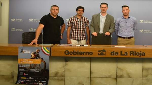 Participantes en la presentación de la prueba Participantes en la presentación de la prueba