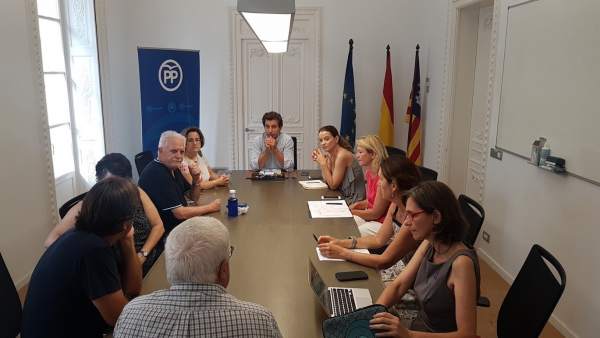 El PP de Baleares se reúne con 'Illes per un Pacte' El PP de Baleares se reúne con 'Illes per un Pacte'