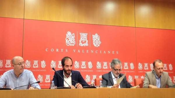 Els quatre exdiputats de Cs se situaran en la quarta planta de l'edifici de les Corts, fora del de grups Els quatre exdiputats de Cs se situaran en la quarta planta de l'edifici de les Corts, fora del de grups
