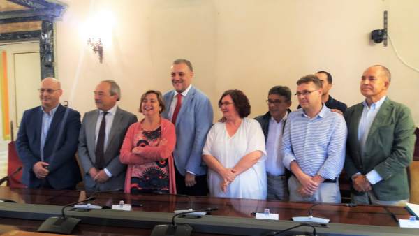Firma del convenio en el ayuntamiento Firma del convenio en el ayuntamiento