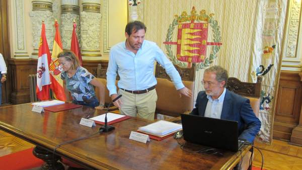 Óscar Puente en rueda de prensa Óscar Puente en rueda de prensa