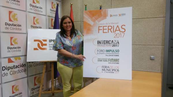 Carrillo presenta las ferias comerciales organizadas por la Diputación Carrillo presenta las ferias comerciales organizadas por la Diputación