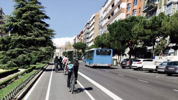 Carril bici de la Calle Toledo Carril bici de la Calle Toledo