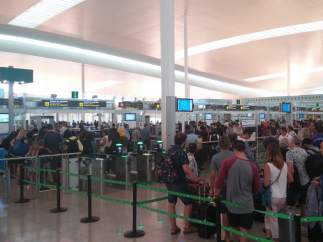 Control de pasajeros en el Aeropuerto de El Prat de Barcelona