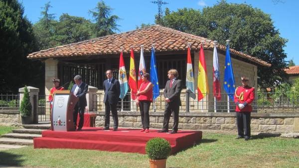 Resultado de imagen de DÃa de las Instituciones de Cantabria