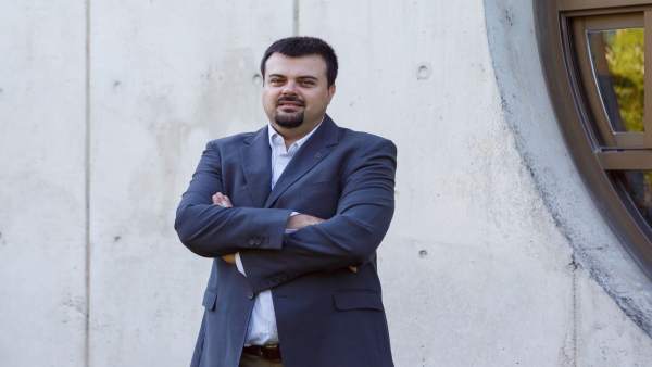 Francesco Storino, nuevo doctor por la UPNA. Francesco Storino, nuevo doctor por la UPNA.