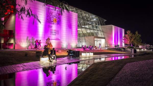 Imagen del Museo Würth por la noche Imagen del Museo Würth por la noche
