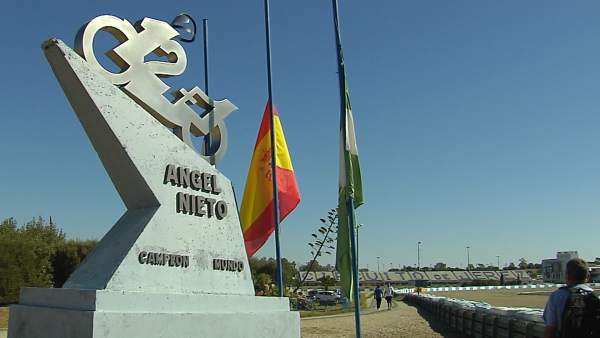 El Circuito de Jerez recuerda a Ángel Nieto El Circuito de Jerez recuerda a Ángel Nieto