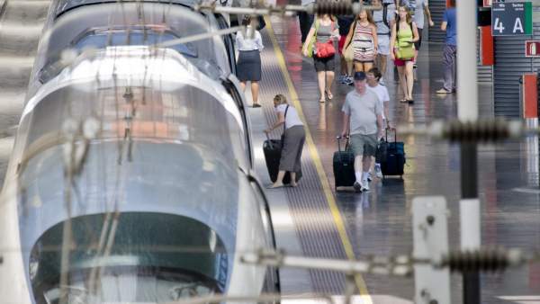 Un tren AVE Un tren AVE