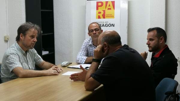 Reunión entre el PAR Zaragoza y trabajadores de AUZSA Reunión entre el PAR Zaragoza y trabajadores de AUZSA