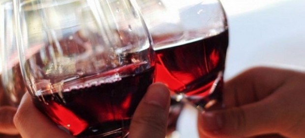 Copas de vino, vino