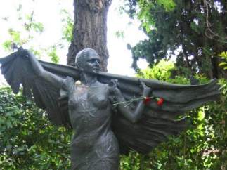 Estatua que homenajea a Lola Flores