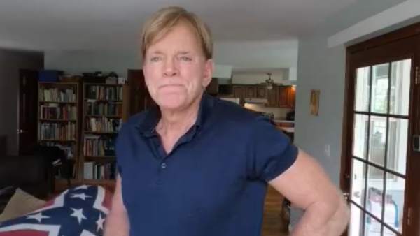 David Duke, líder del KKK David Duke, líder del KKK
