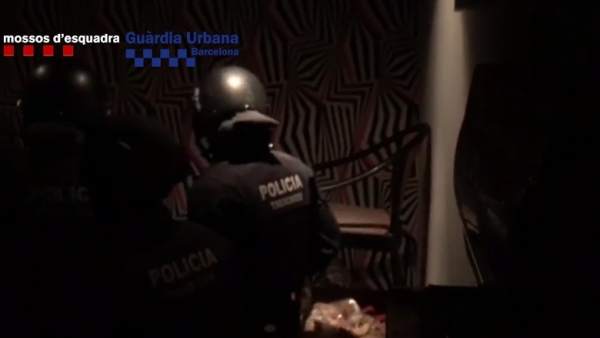 Operación antidroga en el Raval. Operación antidroga en el Raval.