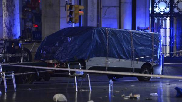 La furgoneta del atentado en la Rambla de Barcelona La furgoneta del atentado en la Rambla de Barcelona