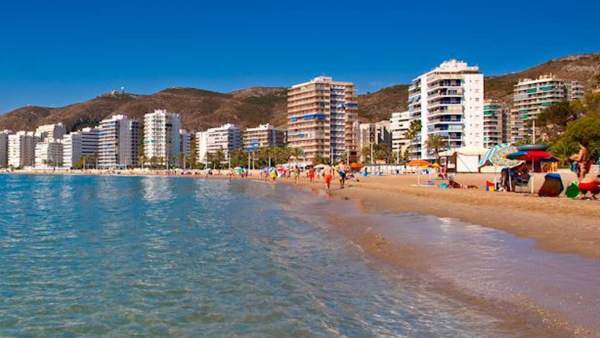 Un hombre y una mujer mueren ahogados en la playa de Cullera