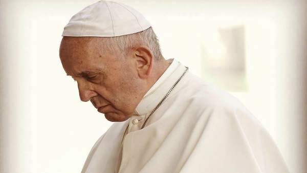 El Papa Francisco rezando, en una imagen publicada en su cuenta de Instagram El Papa Francisco rezando, en una imagen publicada en su cuenta de Instagram