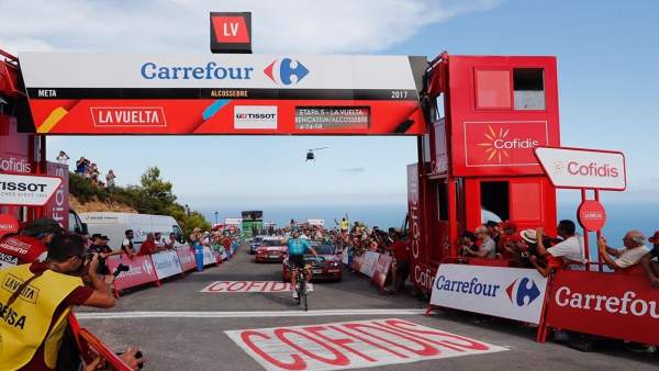 El fugado Lutsenko (Astana) gana en Santa Lucía y Froome refuerza el liderato El fugado Lutsenko (Astana) gana en Santa Lucía y Froome refuerza el liderato