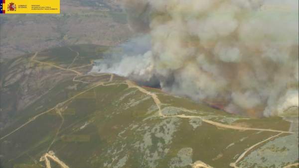 Incendios.- Medio Ambiente envía 10 medios aéreos al incendio forestal declarado Incendios.- Medio Ambiente envía 10 medios aéreos al incendio forestal declarado