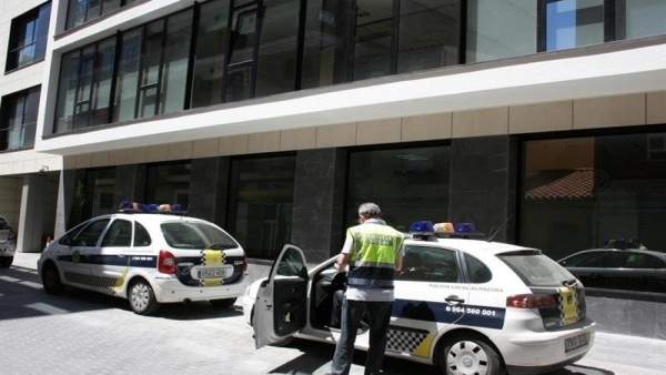 Policía de Almassora denuncia a la dueña de tres perros peligrosos Policía de Almassora denuncia a la dueña de tres perros peligrosos