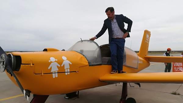 El BusAéreo de Hazte Oír y su presidente Ignacio Arsuaga El BusAéreo de Hazte Oír y su presidente Ignacio Arsuaga