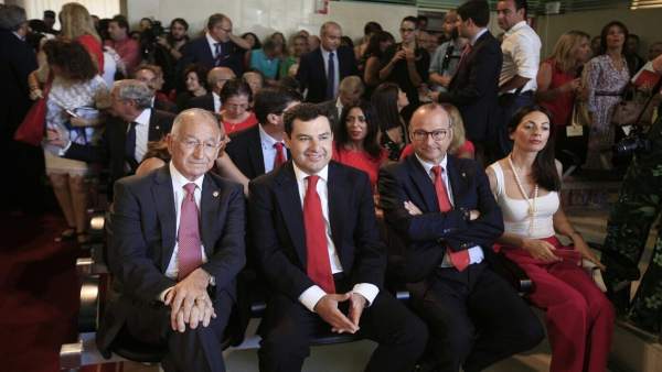 Moreno en el homenaje a los mártires de la libertad Moreno en el homenaje a los mártires de la libertad