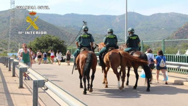 ESCUADRÓN DE LA GUARDIA CIVIL ESCUADRÓN DE LA GUARDIA CIVIL