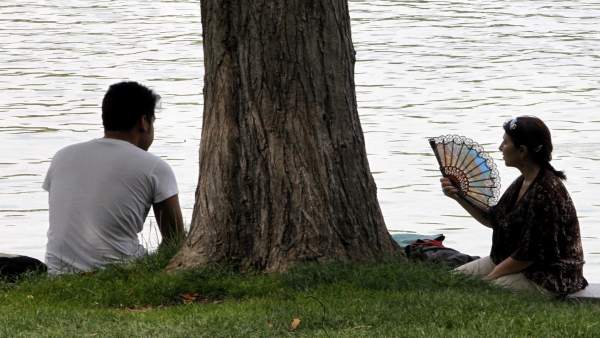 Sol, calor, temperaturas, buen tiempo, refrescarse, abanico Sol, calor, temperaturas, buen tiempo, refrescarse, abanico