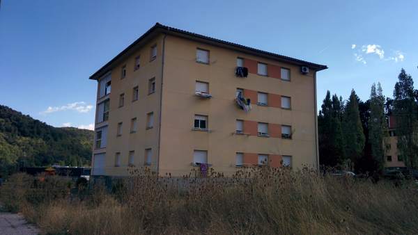 Edificio de Ripoll en los que vivían Driss y Moussa Oukabir, y los Hychami Edificio de Ripoll en los que vivían Driss y Moussa Oukabir, y los Hychami