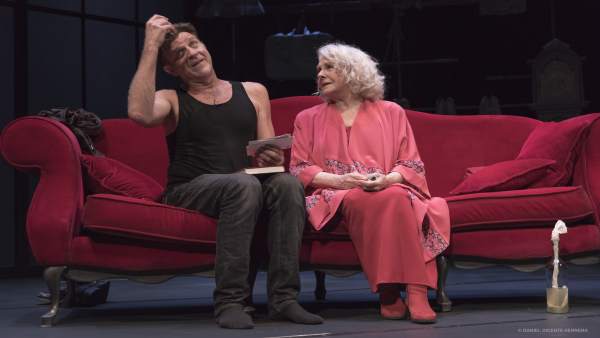 Juanjo Artero y Lola Herrera protagonizan 'La velocidad del otoño' Juanjo Artero y Lola Herrera protagonizan 'La velocidad del otoño'