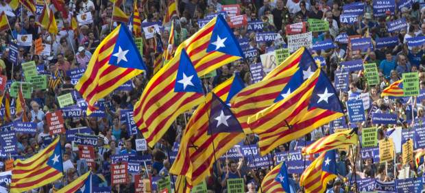 Esteladas en la manifestación contra el terrorismo