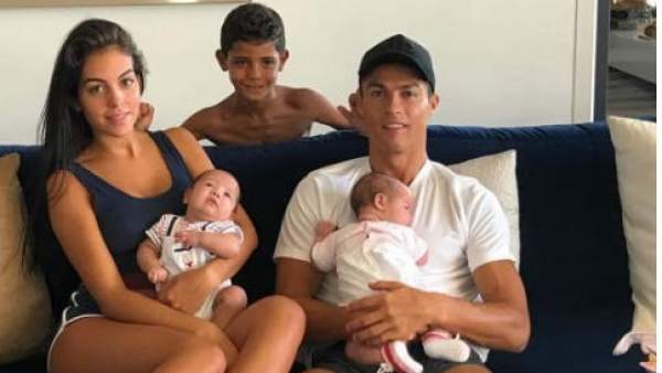 Cristiano Ronaldo, sus tres hijos y Georgina Cristiano Ronaldo, sus tres hijos y Georgina