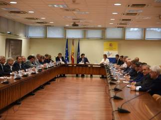 José Ramón Lete se reúne con Juan Luis Larrea y los presidentes autonómicos