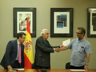 Marcos Peña entrega el laudo a las partes en Madrid sobre El Prat
