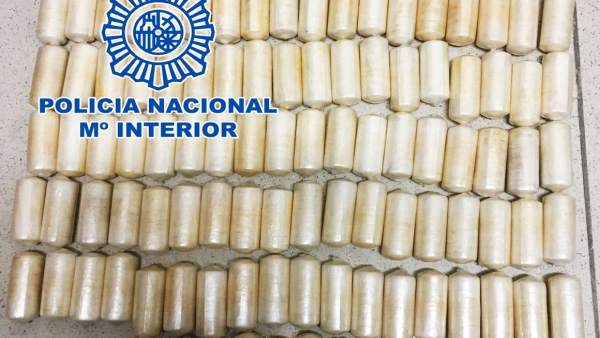 Nota De Prensa 'La Policía Nacional Detiene A Una Pareja Con 2 Kilos De Cocaína Nota De Prensa 'La Policía Nacional Detiene A Una Pareja Con 2 Kilos De Cocaína